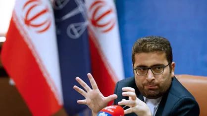 رایگانی: خودروساز&zwnj;ها در روند نزولی قیمت&zwnj;ها اخلال کردند/ دندانپزشکان به دلار پول می&zwnj;گیرند