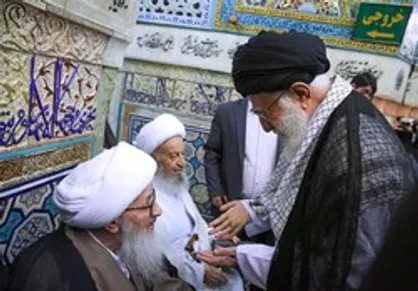 دیدار آیت&zwnj;الله وحید خراسانی با رهبر معظم انقلاب در مراسم غبارروبی حرم مطهر رضوی +تصاویر