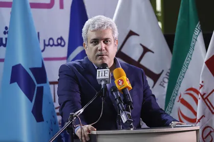 ستاری: توسعه هوشمندسازی با پول دولتی امکانپذیر نیست / لزوم بهره&zwnj;گیری از توانمندی دانش&zwnj;بنیان&zwnj;ها و خلاق&zwnj;ها