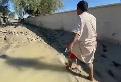 بندری&zwnj;ها چشم به راه کمک / سیلاب هرمزگان را در برگرفته، اما مسئولان غافل&zwnj;اند!