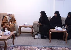 دختران شیخ زکزاکی با آیت‌الله شیخ عیسی قاسم دیدار کردند