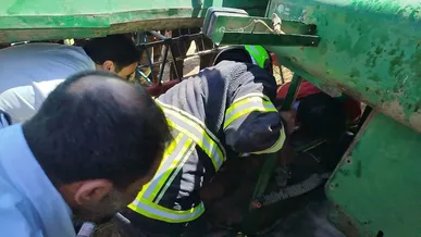 نجات راننده کمباین از مرگ حتمی در اردبیل