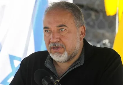 قربانی جنگ غزه؛ آویگدور لیبرمن وزیر جنگ رژیم صهیونیستی استعفا کرد