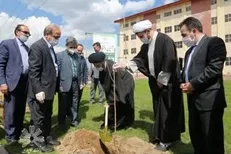 کاشت ۱۷۰۰۰ اصله نهال درخت در دانشگاه محقق اردبیلی