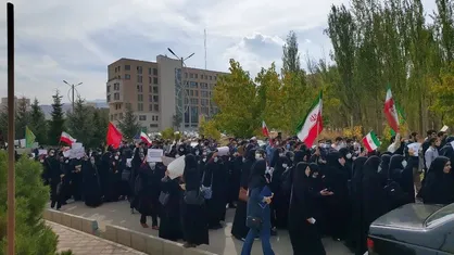 روایت ۷ آبان دانشگاه علوم پزشکی همدان / راهپیمایی دانشجویی با شعار &laquo;حرف ما یک کلام، بازی نخور والسلام&raquo;