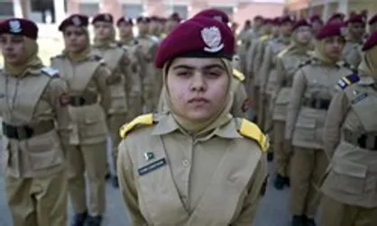 آغاز به کار نخستین دانشکده نظامی زنان در پاکستان