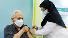 تزریق دُز سوم واکسن در دستور کار قرار گرفته است/ تکمیل واکسیناسیون بخش عمده‌ای از جمعیت هدف تا دو ماه آینده