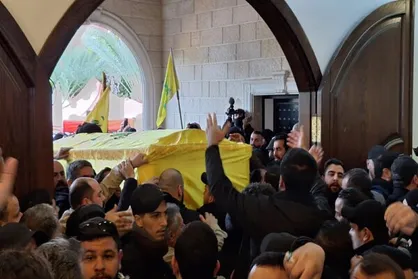 حضور نمایندگان رهبر انقلاب در مراسم تشییع شهید صفی&zwnj;الدین