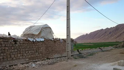 جمعی از دانشجویان دانشگاه امام صادق(ع) در سرپل ذهاب کرمانشاه حضور یافتند