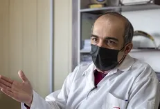 فقط ۱۷ روز برای مقابله با اُمیکرون زمان داریم / نقشه کشور می‌تواند سریع قرمز شود / اگر محدودیت می‌خواهیم الان وقتش است
