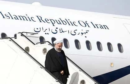روحانی وارد عسلویه شد