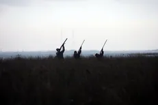محیط‌بانان قزوینی ۶ شکارچی متخلف را با ۶ قبضه اسلحه دستگیر کردند