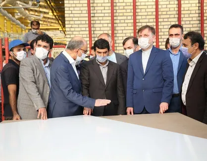 گرفتاری صنعتگران چوب در سایه&zwnj;ی مشکلات ارزی / تولیدکنندگان: کمبود MDF خام هزاران کارگر را بیکار کرده است