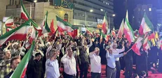 فریاد مرگ بر آمریکا در کرمان طنین انداز شد / حضور حماسی مردم دیار حاج قاسم در یکصد و نودمین شب حضور در عرصه میدان+فیلم