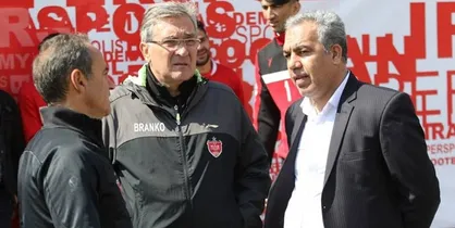 حمایت وزیر از استقلال و پرسپولیس تنها معنوی و نظارتی بود