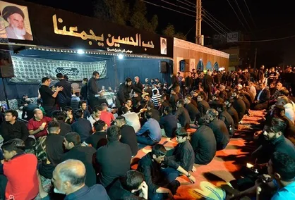 خدمت دانشجویان شریف و جوانان یمنی به زوار اربعین/ &laquo;جامعه&zwnj;الشریف&raquo; در عمود ۹۰۲ منتظر زوار است