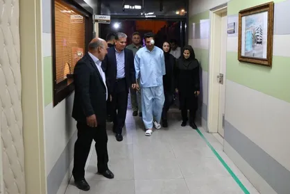 محیط&zwnj;بان مصدوم اصفهانی به بیمارستانی در تهران منتقل شد