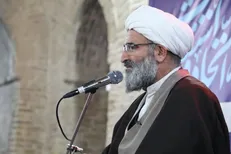 امام جمعه سمنان: تهاجم تبلیغاتی راهبرد دشمن برای خدشه‌دار کردن اعتماد ملی است