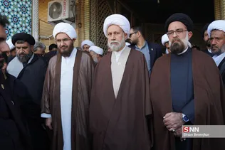 آیین تشییع پیکر شهیده معصومه کرباسی، اولین بانوی ایرانی شهید در راه قدس و حجت‌الاسلام شهید محمد صباحی، امام جمعه کازرون امروز یکشنبه ۶ آبان ۱۴۰۳ با حضور پرشور مردم شیراز برگزار شد.