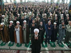 دانشجویان زنجانی هنوز در انتظار تریبون نمازجمعه هستند!/ امام جمعه به سخنرانی پیش‌ازخطبه رضایت نداد