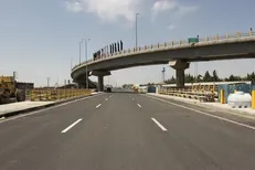 کاهش بار ترافیکی محور بهشت زهرا (سلام الله علیها) با افتتاح پل باقرشهر/ تکمیل پروژه ۱۰ سال بر زمین مانده در یک ماه!