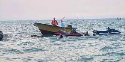 نجات دو سرنشین جت اسکی واژگون شده در آب&zwnj;های گناوه