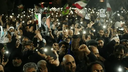کازرون دیوار دفاعی انقلاب؛ تصویری باشکوه از حضور کازرونی های غیور در اجتماع سوگ و حماسه شهادت رهبر انقلاب+ فیلم