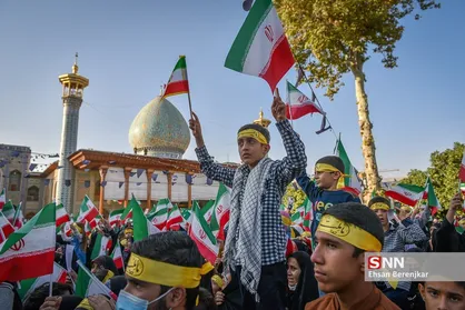 اجتماع استکبار ستیزی از جنس دانش آموزان شیرازی