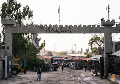 درگیری میان طالبان و نظامیان پاکستانی در مرز &laquo;تورخم&raquo; + فیلم