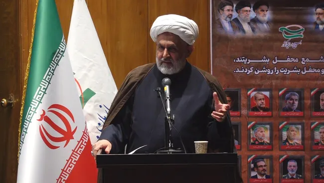 طائب: ارتشی که مدرسه و عروسی را می‌زند، جنایتکار و کودک‌کش است نه یک ابرقدرت/ اگر همه‌چیز را نابود کرده‌اند، پس چرا تمام دغدغه‌شان کنترل تنگه هرمز است؟ + فیلم