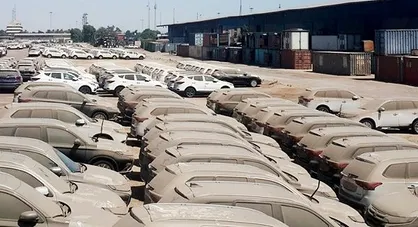 فیلم/ واردات خودروهای مانده و بلاتکلیف در گمرک بدون انتقال ارز
