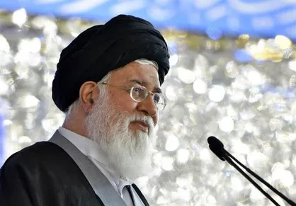 انقلاب فضای حوزه و دانشگاه را به روی زنان باز کرد