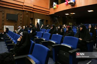 مناظره محمدعلی وکیلی و امیرحسین قاضی زاده