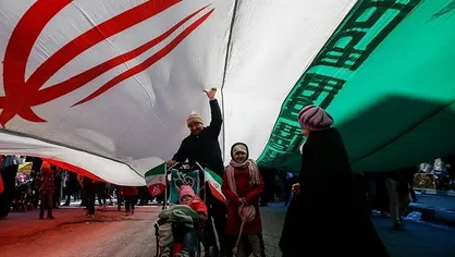 راه برون رفت از مشکلات، تمسک به ولایت و تکیه بر توان داخلی است