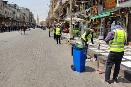 خدمت&zwnj;رسانی خادمان شهرداری به زائرین اربعین در کاظمین