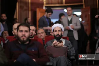 هنرمند برگزیده جبهه فرهنگی انقلاب