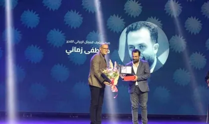 &laquo;وزیر فرهنگ تونس&raquo; در اختتامیه جشنواره تئاتر این کشور از &laquo;مصطفی زمانی&raquo; تجلیل کرد