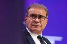 دوری از دلار با عبور از جهان تک قطبی محقق می‌شود