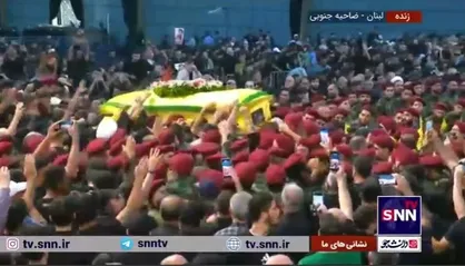 تشییع پیکر فرمانده شهید حزب&zwnj;الله سیدفواد علی شکر(سید محسن) بر روی دستان مردم
