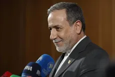 دیدار نماینده حزب‌الله در پارلمان لبنان با عراقچی / وزیر خارجه: ایران با تمام توان حامی عزت و حاکمیت لبنان در برابر رژیم صهیونیستی است + فیلم