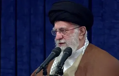 نباید تردید کرد که عامل اصلی آنچه در سوریه اتفاق افتاد، در اتاق فرمان آمریکا و اسرائیل طراحی شده است برای این قرائنی داریم