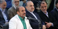 جانباز و آزاده طلایی کاروان پاراآسیایی مدال خود را به رهبرانقلاب و فرزند شهید مدافع حرم تقدیم کرد