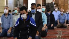 اقامه نمازهای جماعت در همه مساجد با رعایت نکات بهداشتی آغاز شد