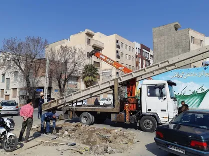 پست هوایی برق تقاطع عبیدزاکانی و خیابان شهید حسین نژاد جابه&zwnj;جا شد