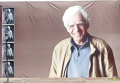 پیکر کیومرث پوراحمد به سمت خانه ابدی تشییع شد