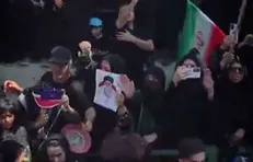 تلاطمِ قلوب مردم عزادار در بدرقۀ «آقای شهید ایران»