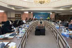 یک نشست چالشی با همان لبخند همیشگی / تمام نقدهایی که دانشجویان به نمازجمعه دارند