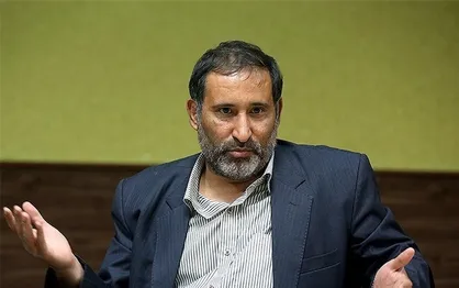 مدیران شهامت ندارند ریشه باندبازی &laquo;تیتراژ سریال&zwnj;ها&raquo; را زمین بزنند/ کار با ترانه&zwnj;سرای خارج&zwnj;نشین کلاس نمی&zwnj;آورد!