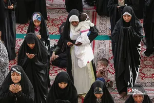 نماز عید قربان در حرم بانوی کرامت