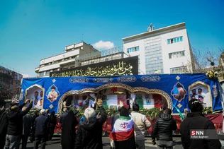 مراسم تشییع شهدای ناوگان دنا در میدان انقلاب تهران